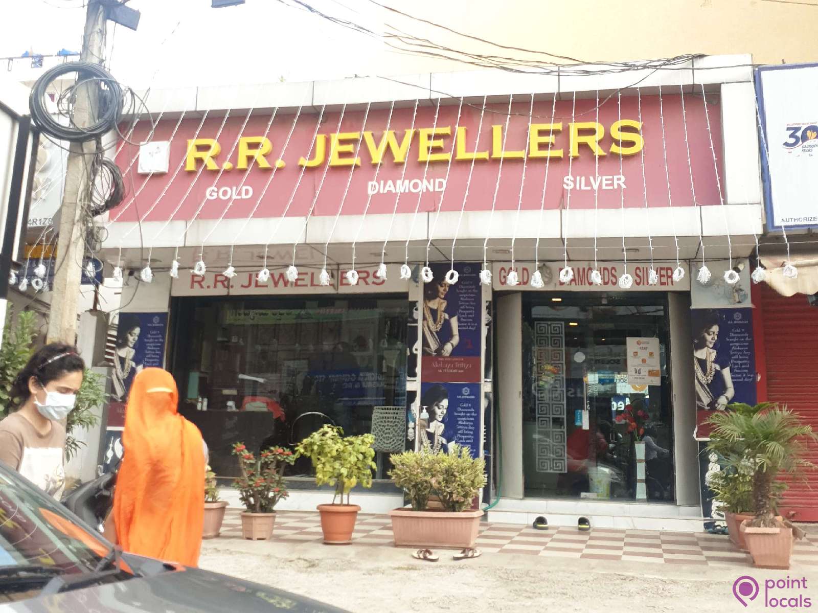 Rr jewellers store